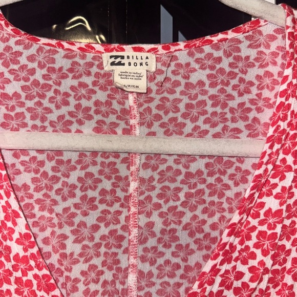 Billabong Red and White Floral Blouse - Picture 3 of 9